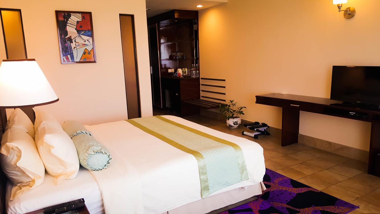 Hulhule Island Hotel Μαλέ Εξωτερικό φωτογραφία
