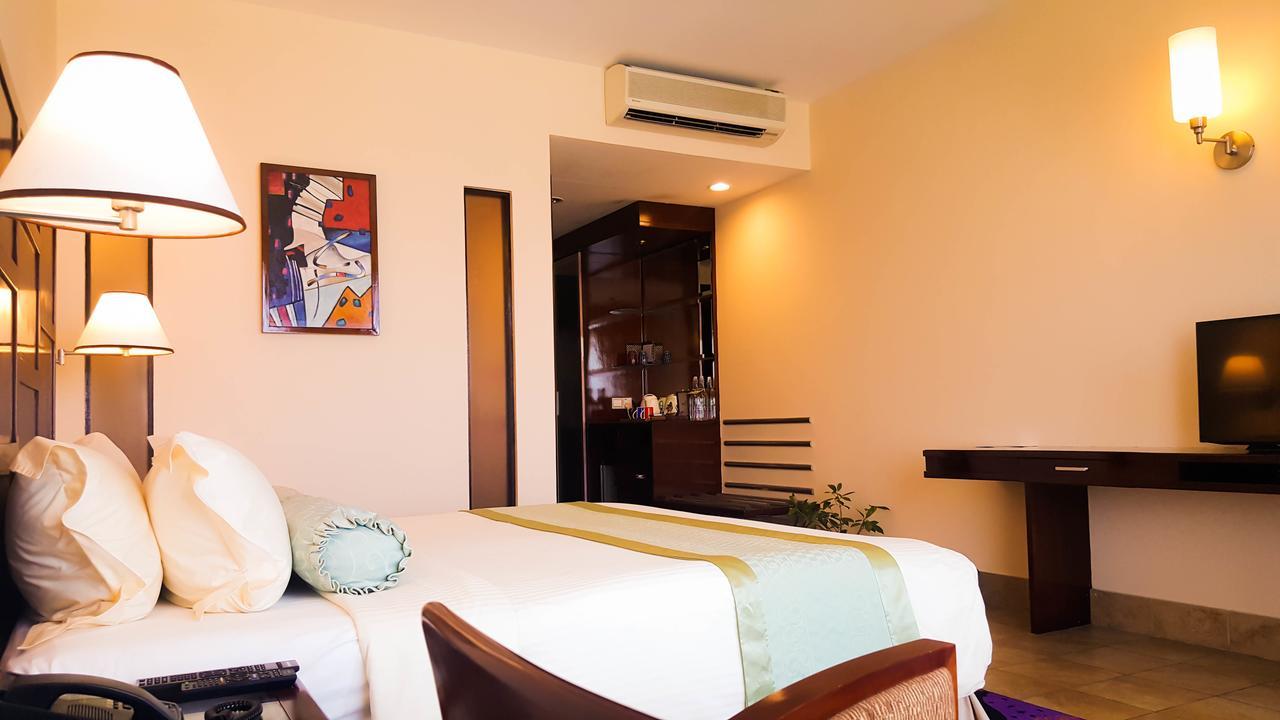 Hulhule Island Hotel Μαλέ Εξωτερικό φωτογραφία