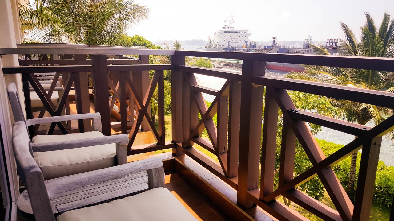 Hulhule Island Hotel Μαλέ Εξωτερικό φωτογραφία